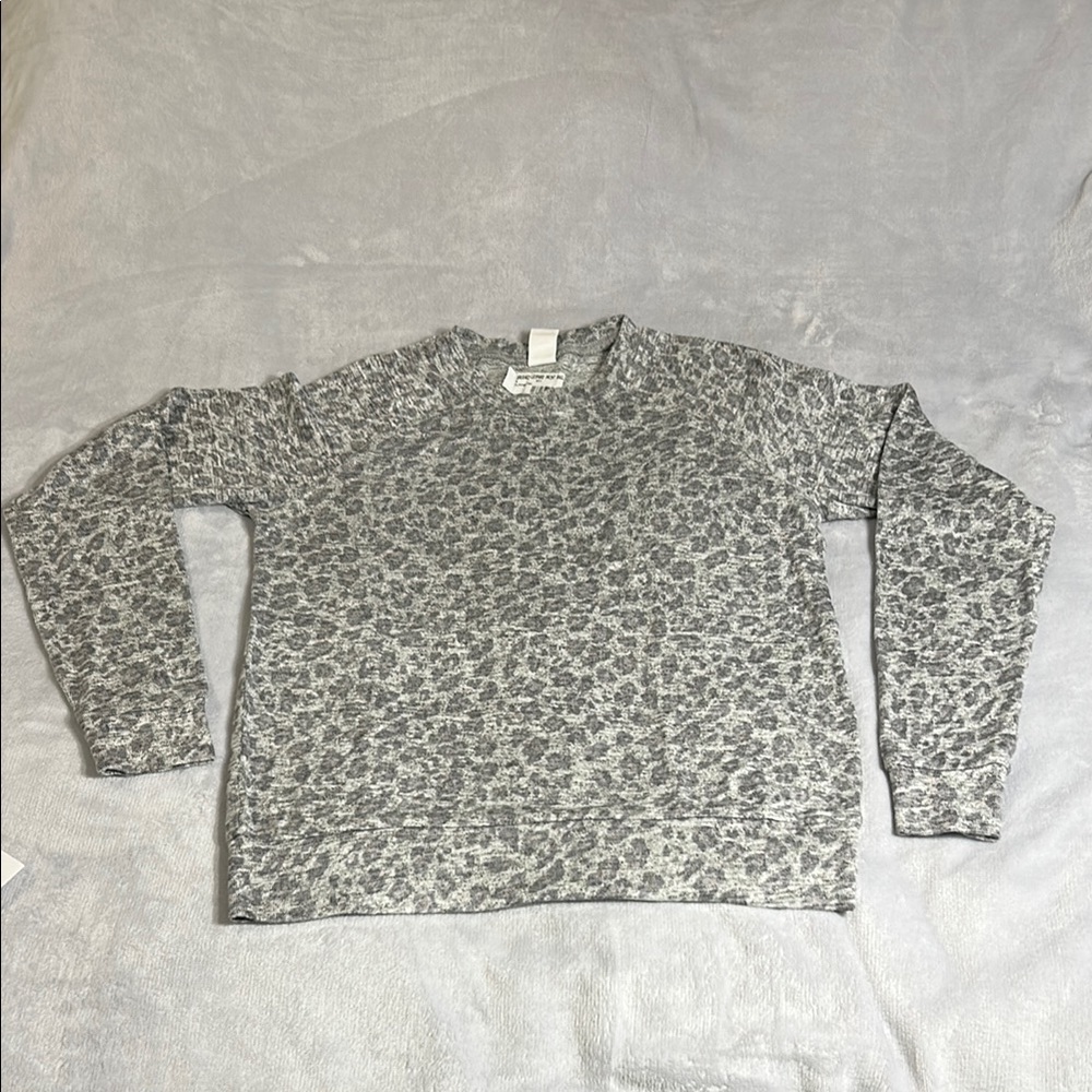 Spirit Jersey Gray Leopard Print Long Sleeve Top NWOT